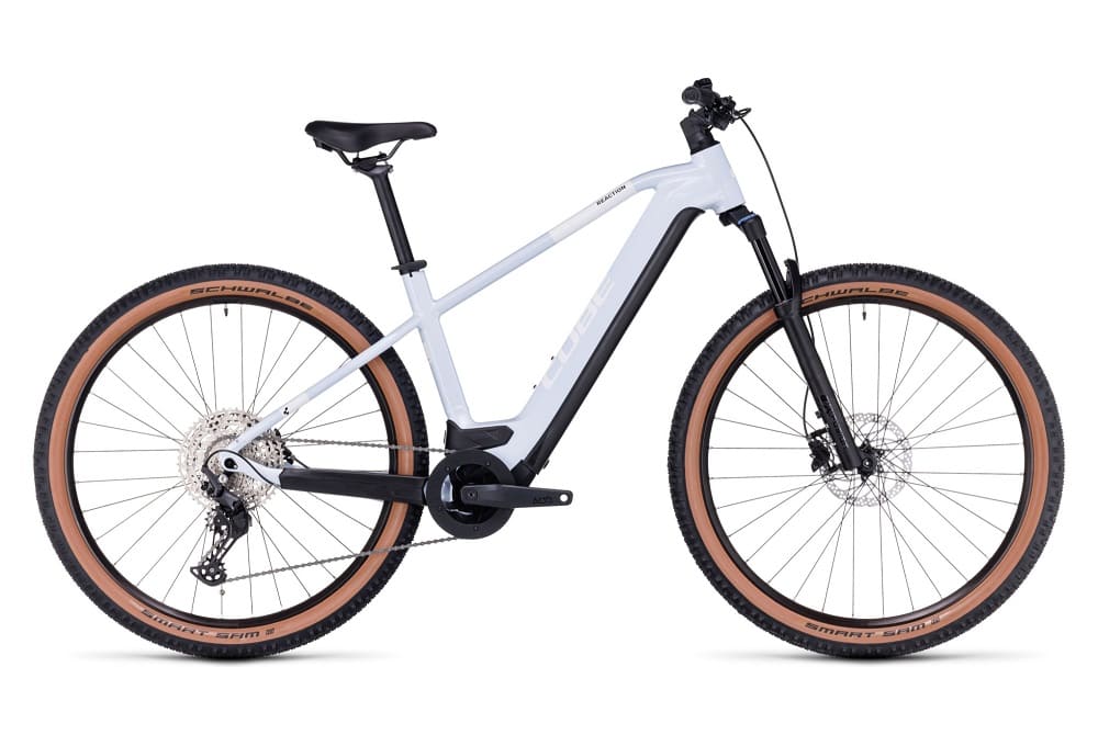 VTT Électrique Semi-Rigide Cube Reaction Hybrid Pro 625 Shimano Deore 11V 625 Wh 29" Blanc Flash 2023